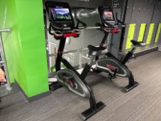 8 Series Upright Bike