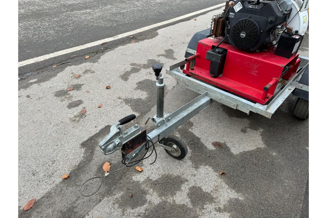 Little Wonder Shredding Truck Loader Leaf/Debris Collector - Image 7 of 9