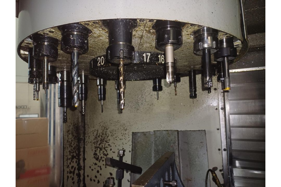 1997, HAAS AUTOMATION - Vertical Mill CNC MACHINE, MODEL OE - Image 10 of 15