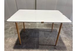 1 White Gloss Top Wooden Oak Leg Tables