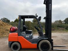 2014 Toyota 3.5 Tonne Gas Forklift, 4888 Hours, 6m Free Lift Mast, Side Shift