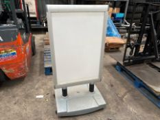 Pavement Signs, No Reserve