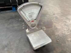 Vintage Pitney Bowes Postal Scale, Model 0051 No Reserve