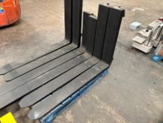 Pair Of Cascade EA002 Forklift Forks, No Reserve