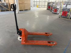 BT Lifter 2300kg Pump Truck