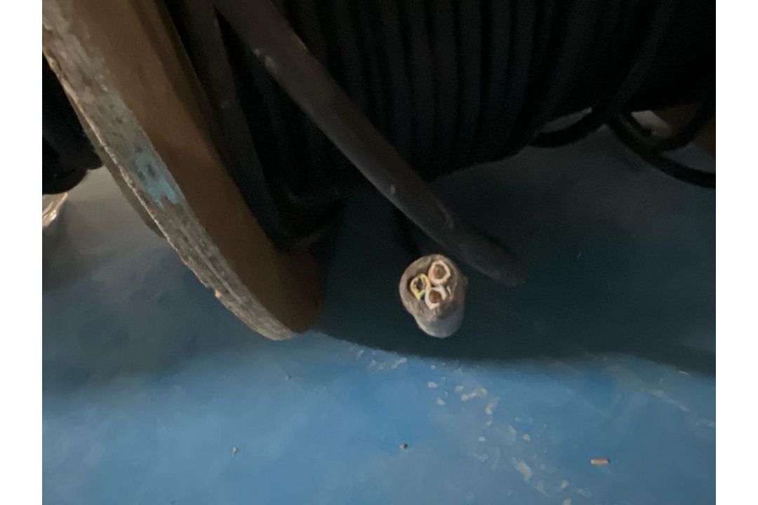 Roll Of Cables x6 - Image 8 of 14
