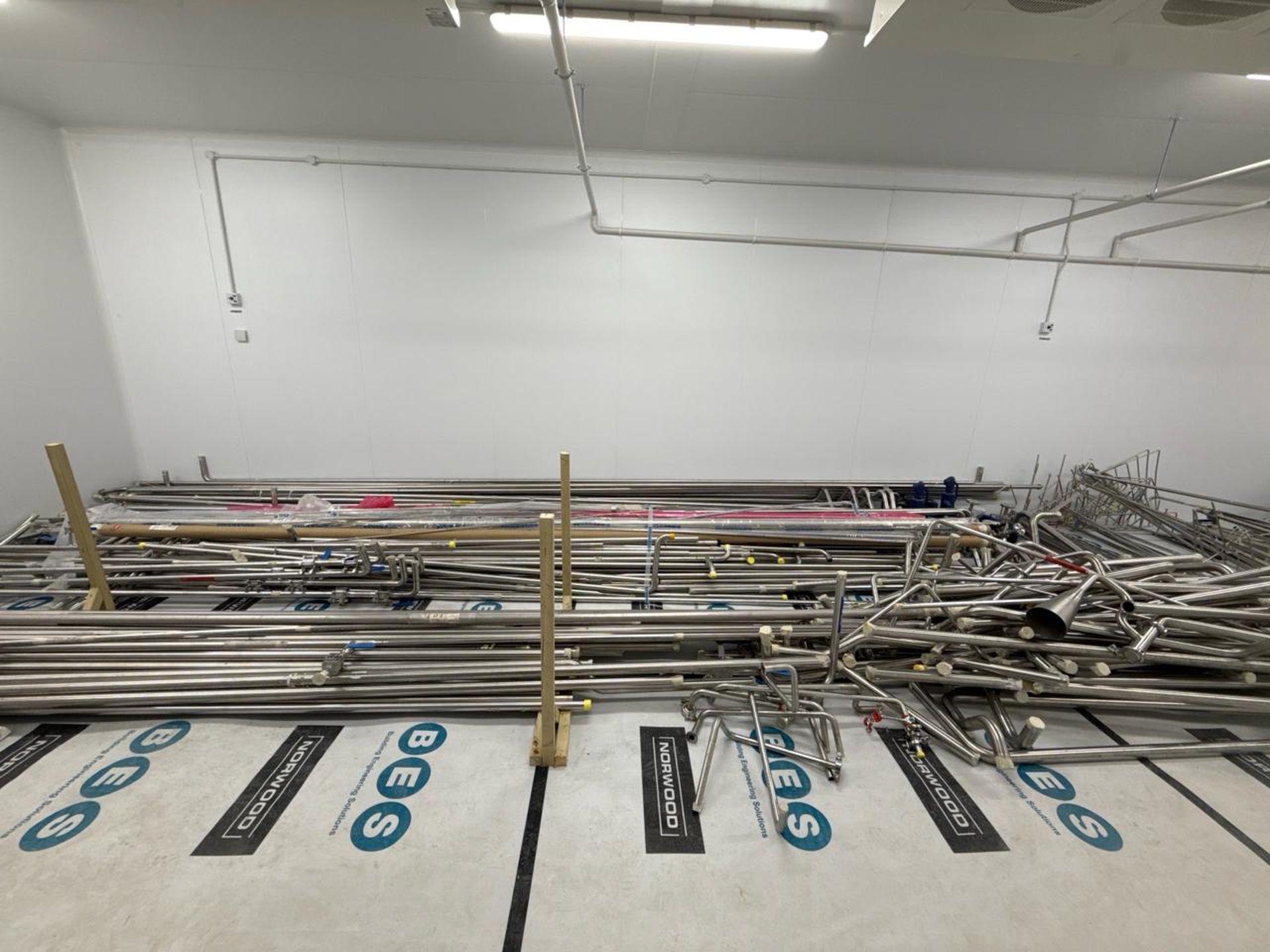Pharmaceutical Grade Pipework Mostly 316L Stainless Steel Estimated at 5 Tonnes - Image 10 of 10