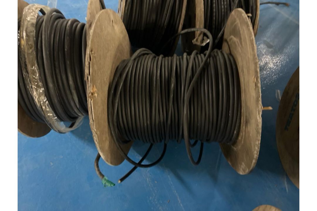 Roll Of Cables x6 - Image 7 of 14