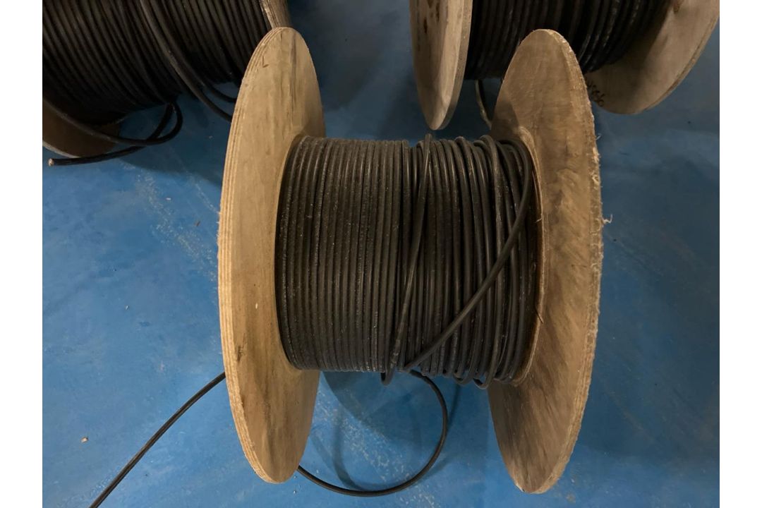 Roll Of Cables x6 - Image 3 of 14