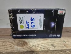 240 Twinkle Icicle Lights