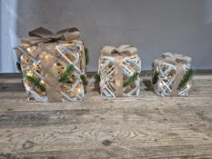 3 rattan Led boxes