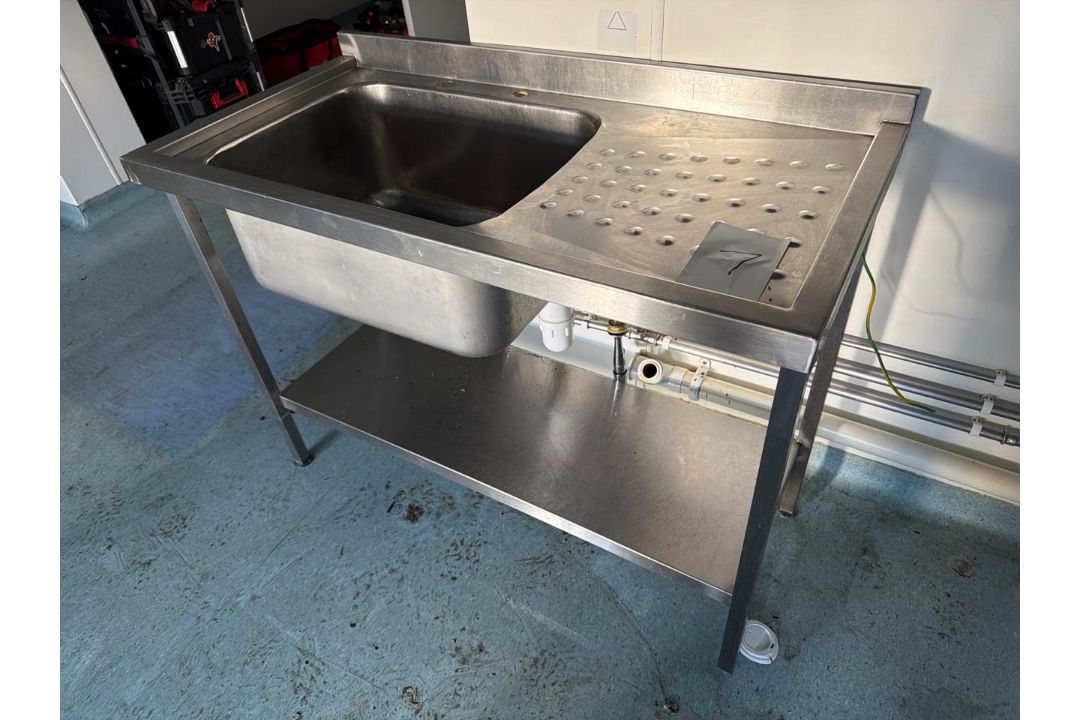 Single Sink - No Reserve - Image 1 of 2
