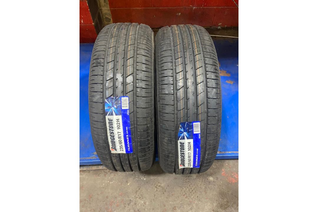 Bridgestone Turanza 235/60/17 Tyres 235/60 R17 102H Set of 2 Unused Location: Bradford, BD3 8JR ref: