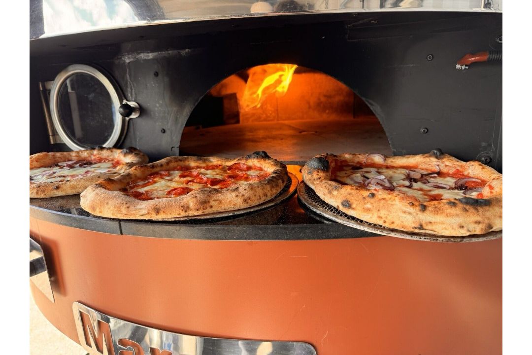 18T HGV Truck Converted Into A Pizza Truck, 2 Professional Ovens: 1. Neapolitan Wood Oven with - Image 11 of 14
