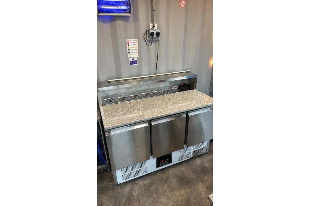 18T HGV Truck Converted Into A Pizza Truck, 2 Professional Ovens: 1. Neapolitan Wood Oven with - Image 6 of 14