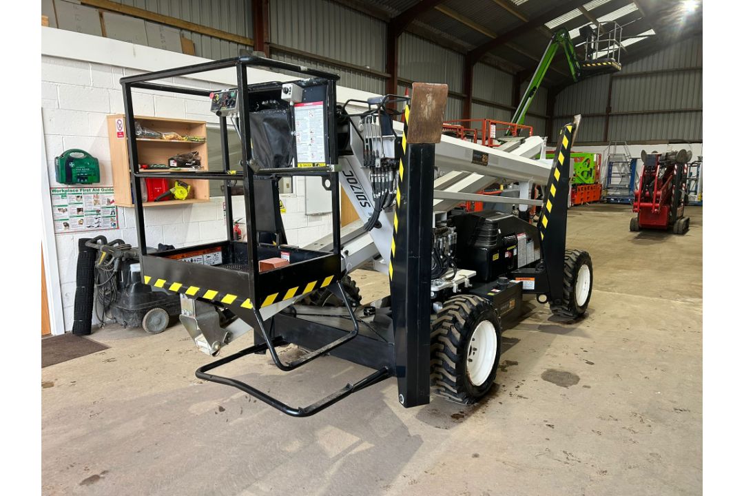 Nifty 170SD Year: 2016 4 x 4 with outriggers Location- Leeds Viewing - Strictly by appointment - Image 4 of 4