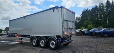 67 Cubic Yard Tri Axle Tipping Trailer Haldex Brakes New Pads All Round Model Year - 2016 New Dis