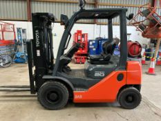 Toyota 2.0 2012 Gas Fork truck 4.3m mast with side shift 1085 Hours Loler tested Location- Leed