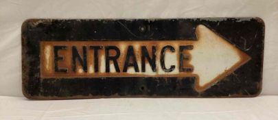 Embossed Right Entrance Metal Sign