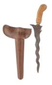 A SMALL MALAYSIAN DAGGER (KRIS), 20TH CENTURY