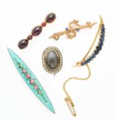 COLLECTION OF FIVE BROOCHES, 1800s AND LATER