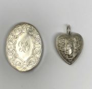 A VICTORIAN SILVER NUN'S LOCKET, HUNT & ROSKELL, LONDON, 1864