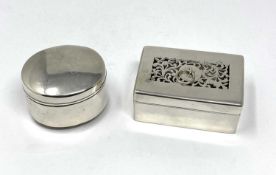 A VICTORIAN SILVER DRESSING CASE BOX AND COVER, EDWARD EDWARDS, LONDON, 1838