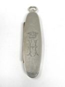 A VICTORIAN SILVER COMBINED VESTA AND PENKNIFE, LOUIS DEE, LONDON, 1880