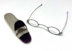 A VICTORIAN SILVER SPECTACLES CASE AND A PAIR OF SPECTACLES, BOTH GEORGE UNITE, BIRMINGHAM, 1839 / 8
