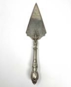 A VICTORIAN SILVER PRESENTATION TROWEL, GEORGE UNITE, BIRMINGHAM, 1870