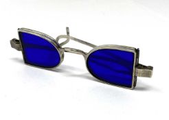 A PAIR OF GEORGE IV SILVER 'EYE PRESERVERS' (SPECTACLES), JOHN HOLMES, LONDON, 1822