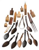 A COLLECTION OF ASIAN WOOD OBJECTS, FIRST HALF 20TH CENTURY