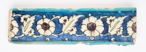 A DAMASCUS BORDER TILE, OTTOMAN SYRIA, 17TH CENTURY