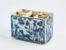 A LATE SAFAVID BLUE AND WHITE POTTERY BOX, PERSIA, CIRCA 1700