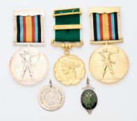 A QUANTITY OF ARCHERY RELATED PRIZE MEDALS AND COMMEMORATIVE COINS