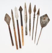 A LARGE COLLECTION OF ARROWHEADS, 18TH/19TH CENTURIES AND LATER