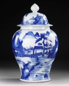 A LARGE CHINESE BLUE AND WHITE JAR WITH COVER, 19TH CENTURY