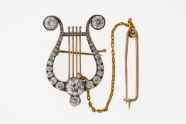 Lyra-Brosche mit Diamanten