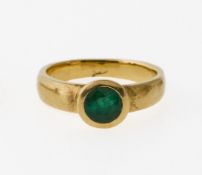 Ring mit Farbstein
