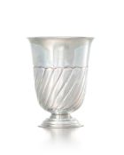 Grande timbale sur talon à col ouvert en métal argenté, Christian Dior, XXe s., à décor de godrons t