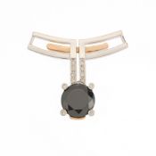 Mouawad, pendentif 2 ors 750 serti d'une hématite facettée rehaussée de diamants taille brillant, si
