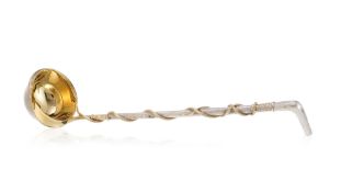 Louche en argent et vermeil 800 mat et brillant, Allemagne, marque C. Wirth, le cuilleron en forme d