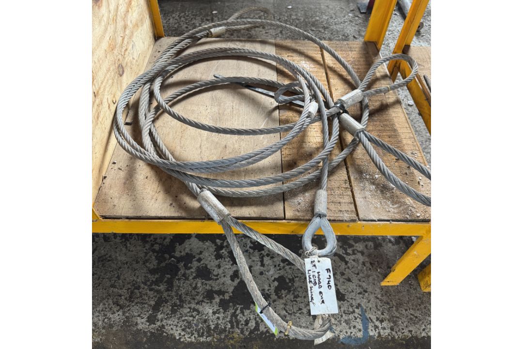 2 wire Lifting Ropes, 3000kg, and wire Lifting Rope, 2000kg (Location: Nottingham) - Image 1 of 5