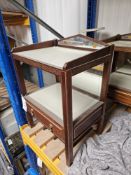 A Pair Of Mahogany Nightstands Galleried Shaped Mirror Plate Top Above A Greek Key Frieze With