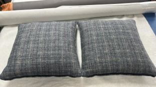 Cushions A pair of scatter cushions in grey plaid with feather interior 18 x 18cm