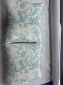 Cushions A pair of scatter cushions in off white and floral design with a feather interior 15 x 15