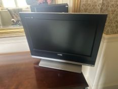 A Toshiba 20HLV16 20-inch LCD HD Ready/DVD Combo television ( Loc Lady Kennard /7 )