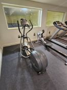 Precor EFX 554i Elliptical Cross Trainer Commercial-grade elliptical trainer with Precor’s