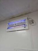 Insectocutor Chameleon UV insect killer with bright blue ultraviolet light [Loc Kitchen]