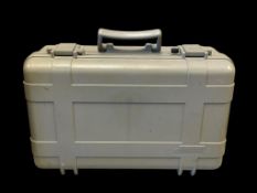 TUNDRA UNDERWATER KINETICS HARD PLASTIC CAMERA CASE